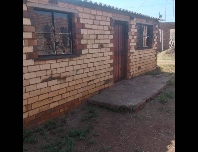2 BEDROOM PROPERTY TO RENT IN MAPETLA